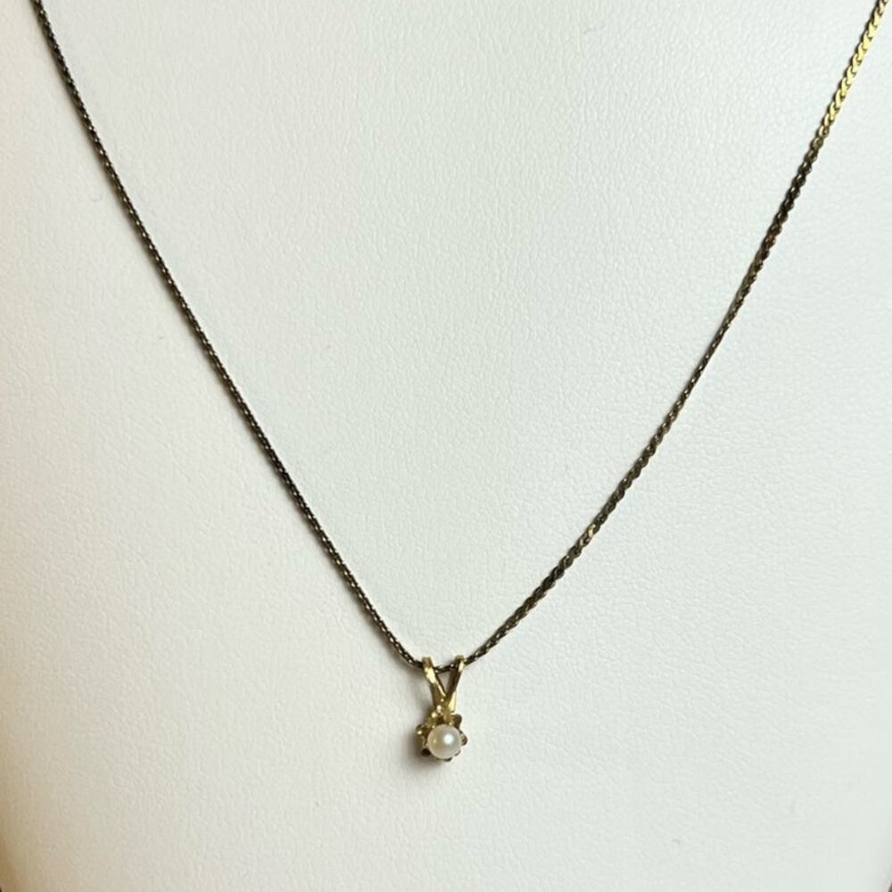Vintage Pearl Pendant Necklace Gold Tone Minimalist Estate Jewelry